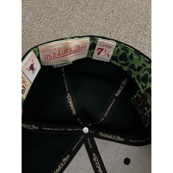 Chicago Bulls Mitchell & Ness NBA Fitted 7 1/4 Flatbill Hat Cap Rodman Black NWT - Picture 4 of 6